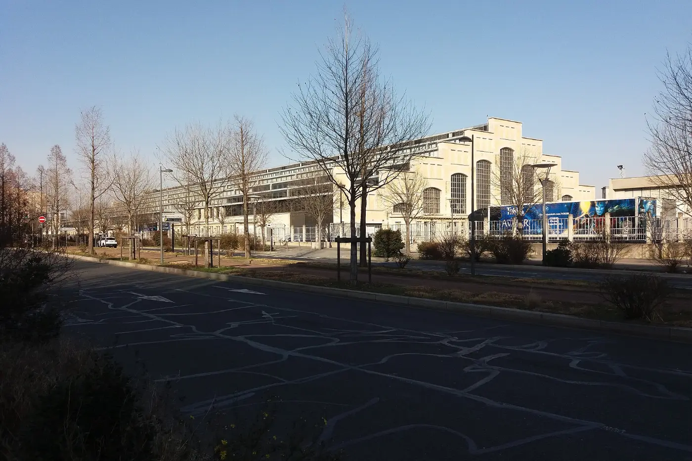 La façade de la Halle Tony Garnier à Lyon-Gerland